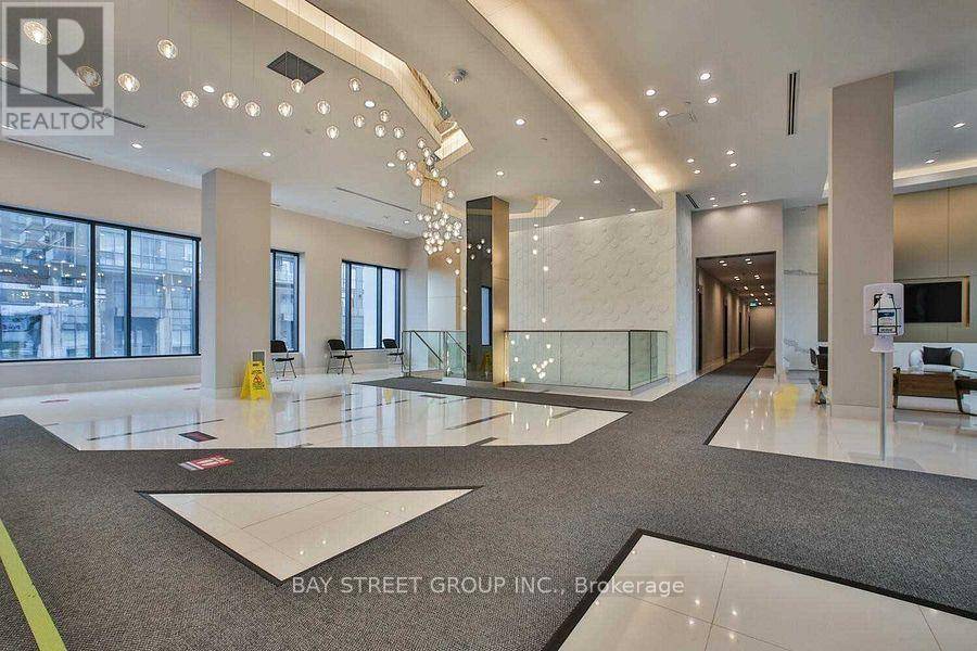 Mississauga (hurontario), ON L5R0G9,65 Watergarden DR #A3