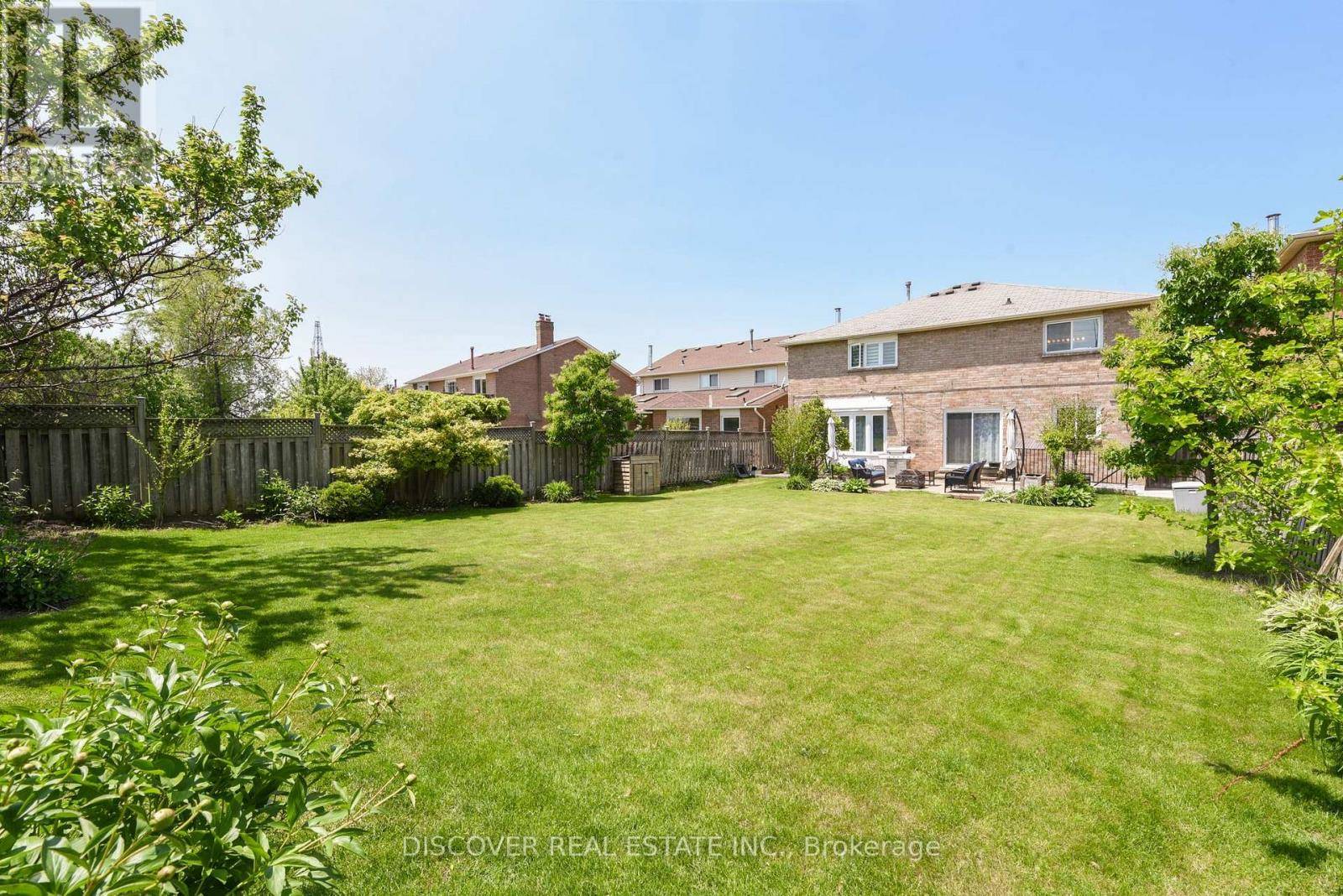Mississauga (central Erin Mills), ON L5M4K3,2594 AMBERCROFT TRAIL