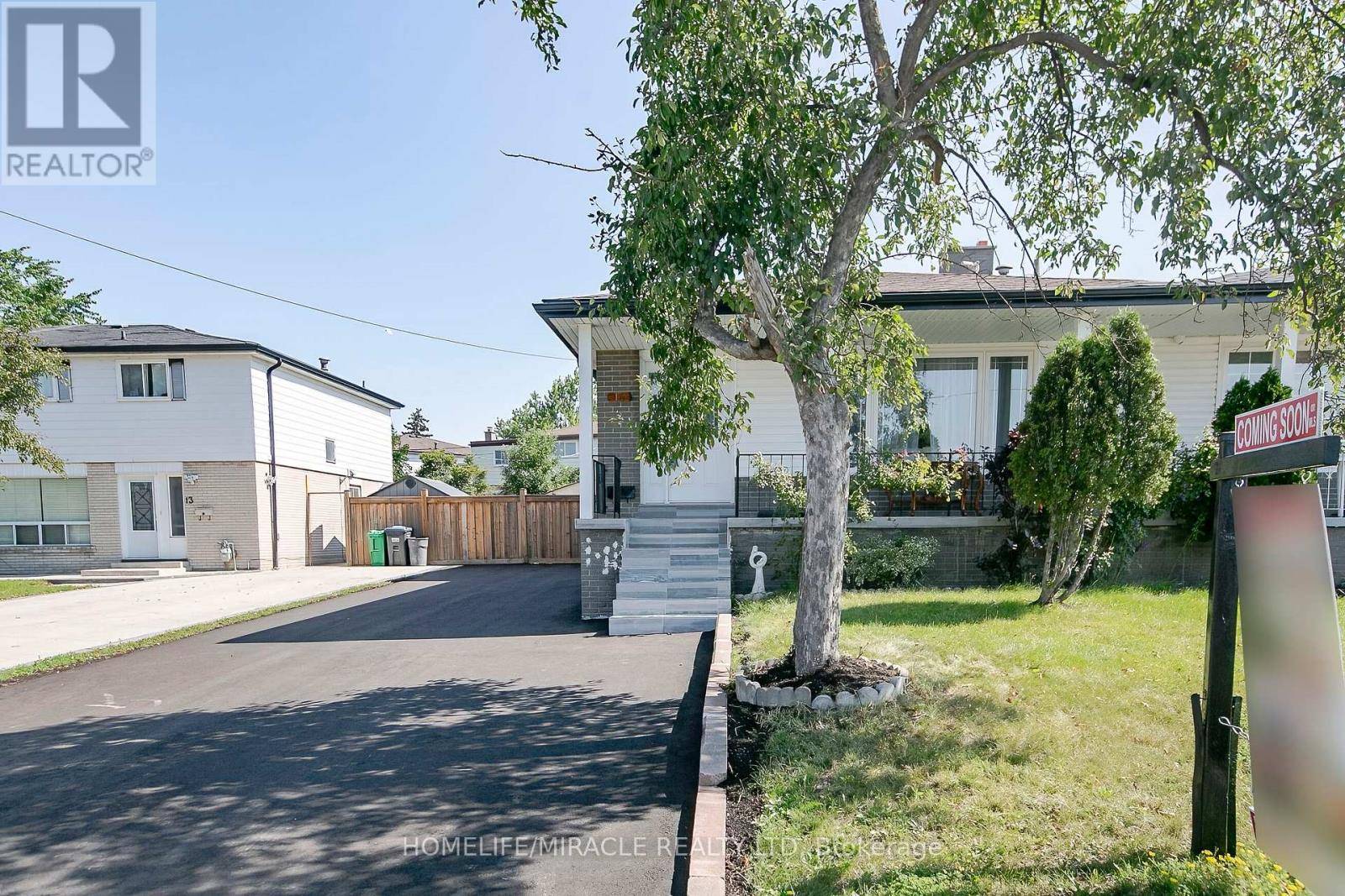 11 DARTFORD ROAD, Brampton (southgate), ON L6T2Z3