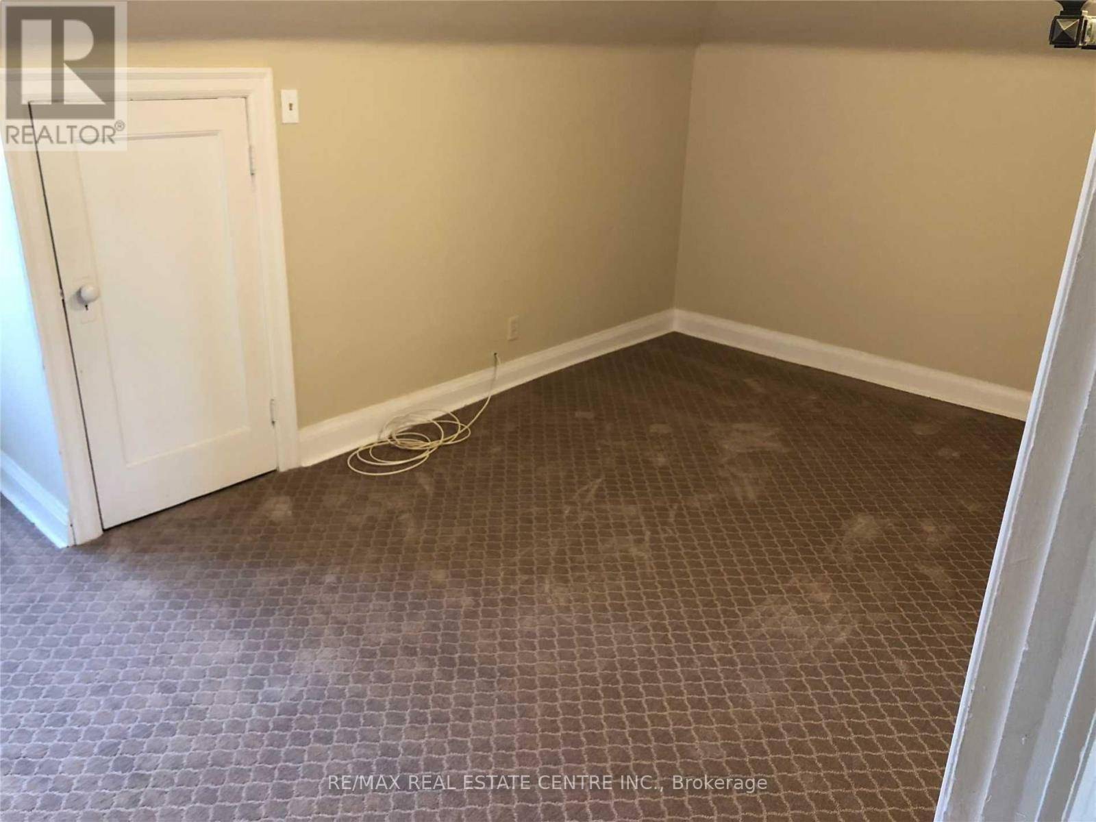 Brampton (downtown Brampton), ON L6V1C9,22 Nelson ST East #C