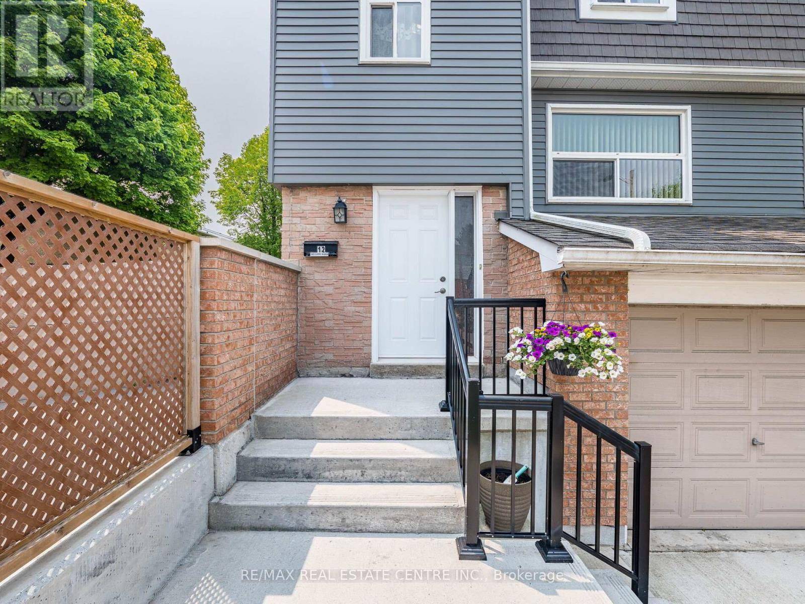 Mississauga (port Credit), ON L5H3V1,1050 Shawnmarr RD ##12