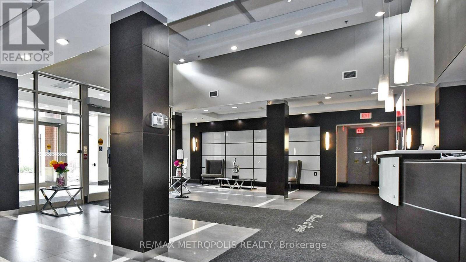 Mississauga (cooksville), ON L5A4G5,75 King ST East #1609