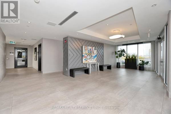 Brampton (northwest Brampton), ON L7A5G5,200 Lagerfield DR #210