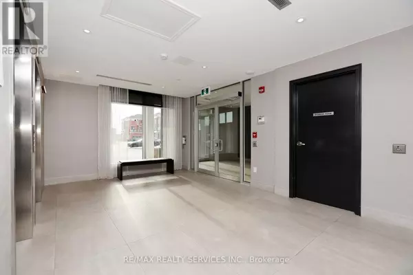 Brampton (northwest Brampton), ON L7A5G5,200 Lagerfield DR #210