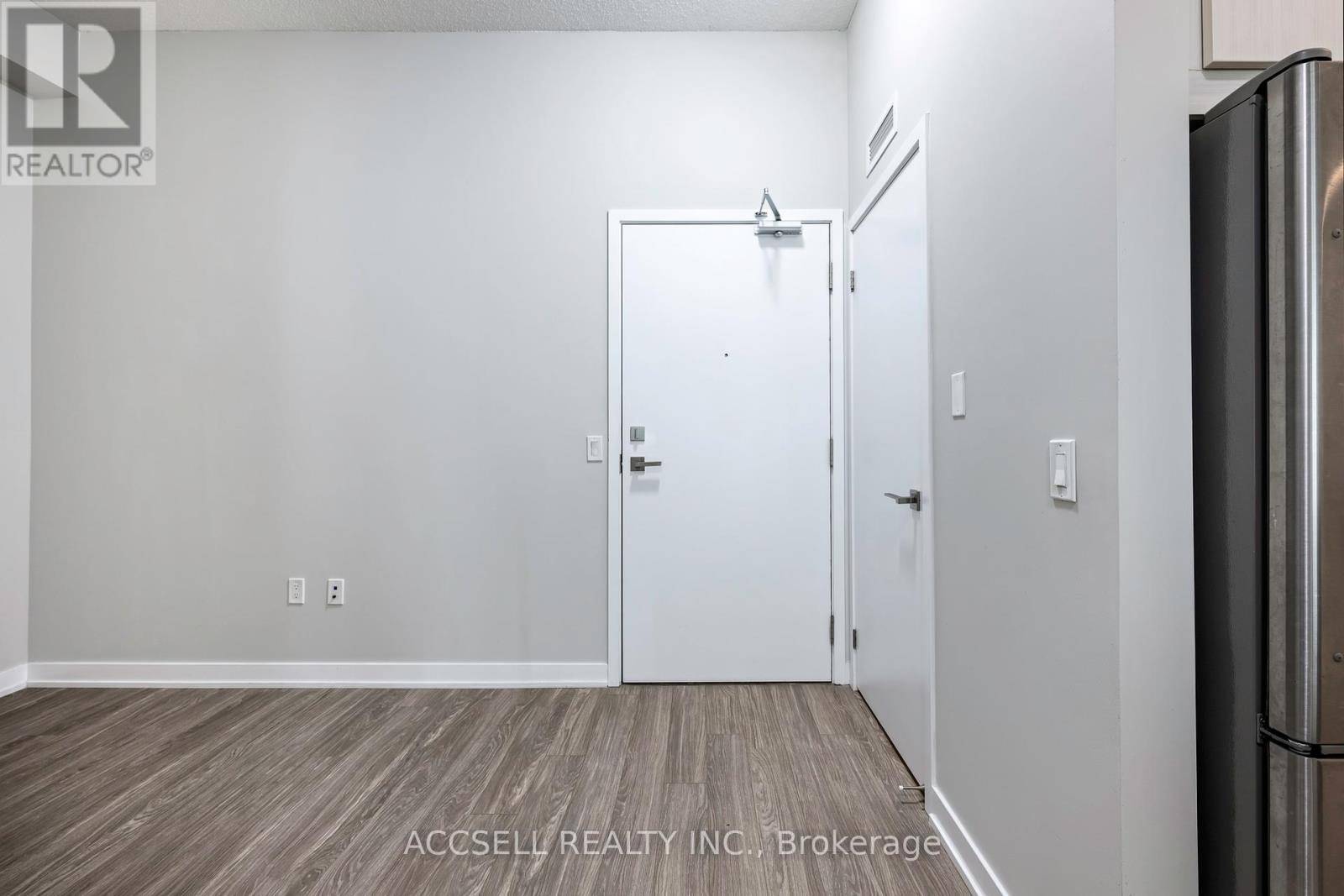 Mississauga (city Centre), ON L5B0K8,4055 Parkside Village DR #334