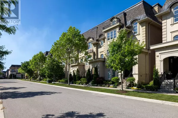 Oakville (wo West), ON L6K0H3,251 HANOVER STREET