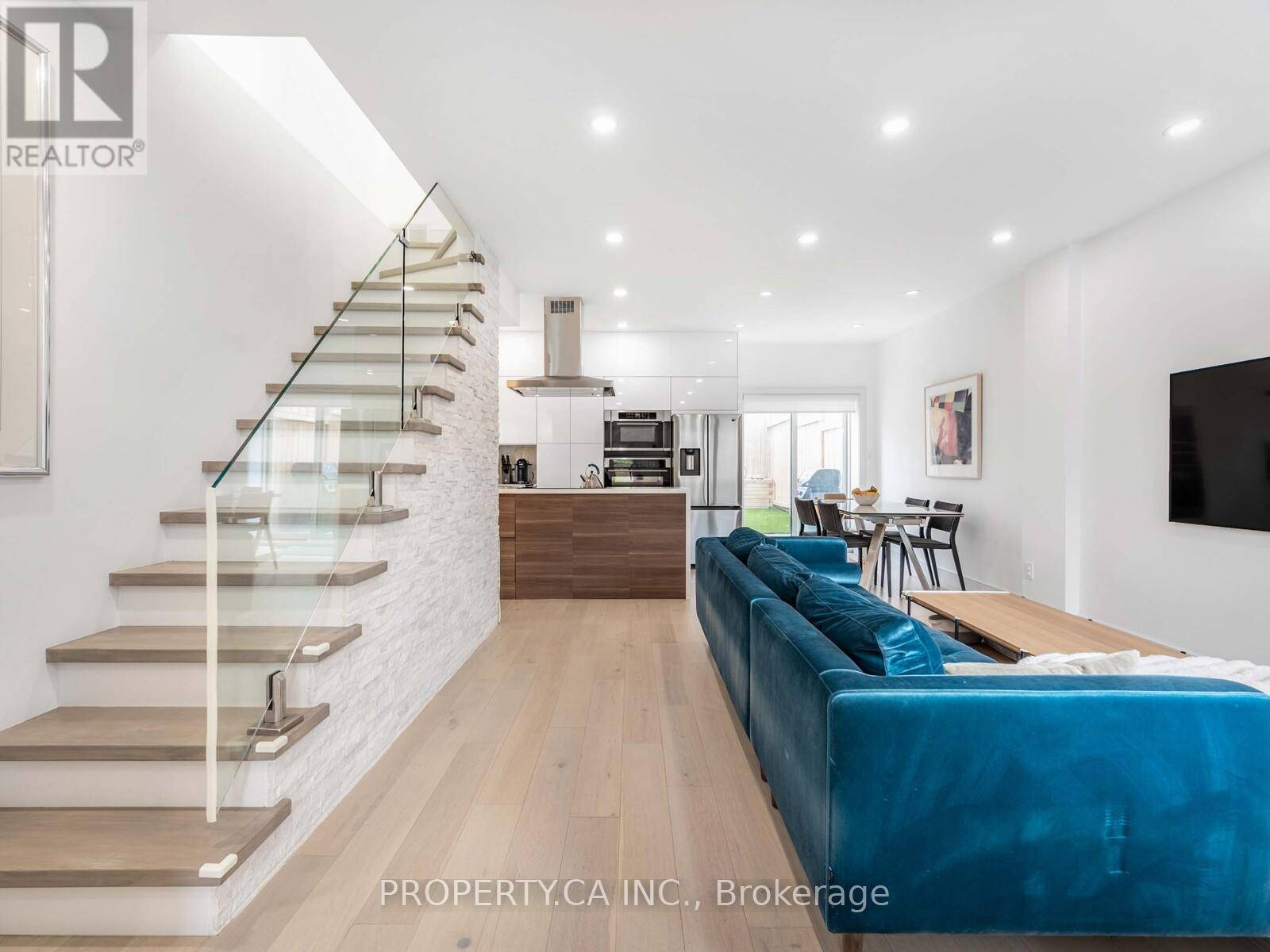 Toronto (corso Italia-davenport), ON M6H2H8,1526 DAVENPORT ROAD