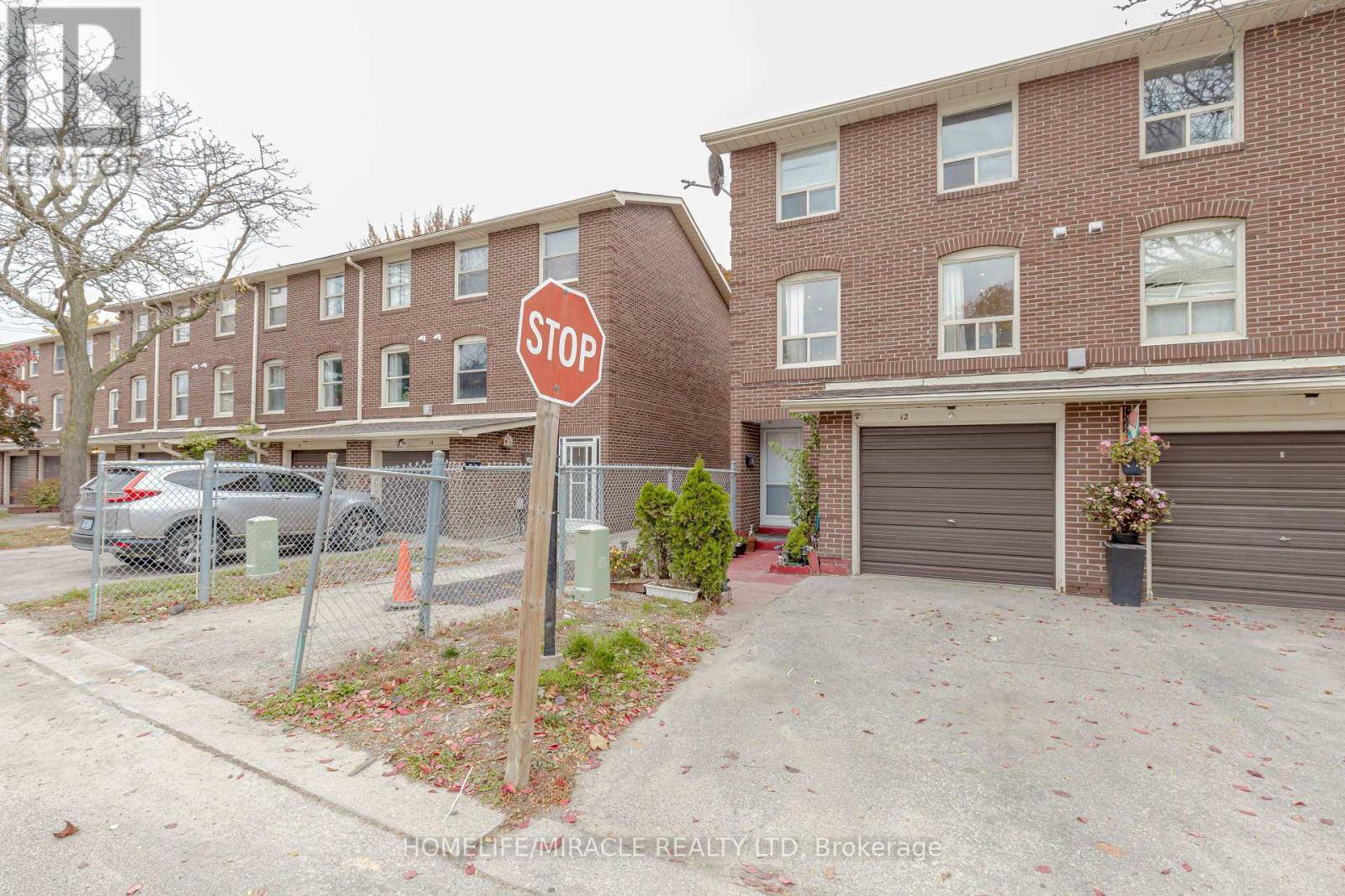 Brampton (southgate), ON L6T3A5,12 Eden PARK South #12