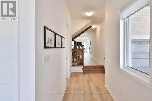 Oakville (jm Joshua Meadows), ON L6H3Z9,1200 ANSON GATE