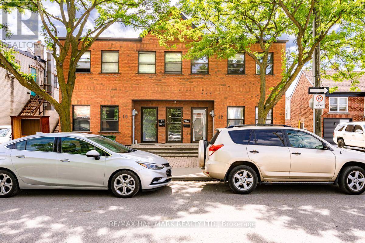 Toronto (briar Hill-belgravia), ON M6E4R9,12 SNIDER AVENUE