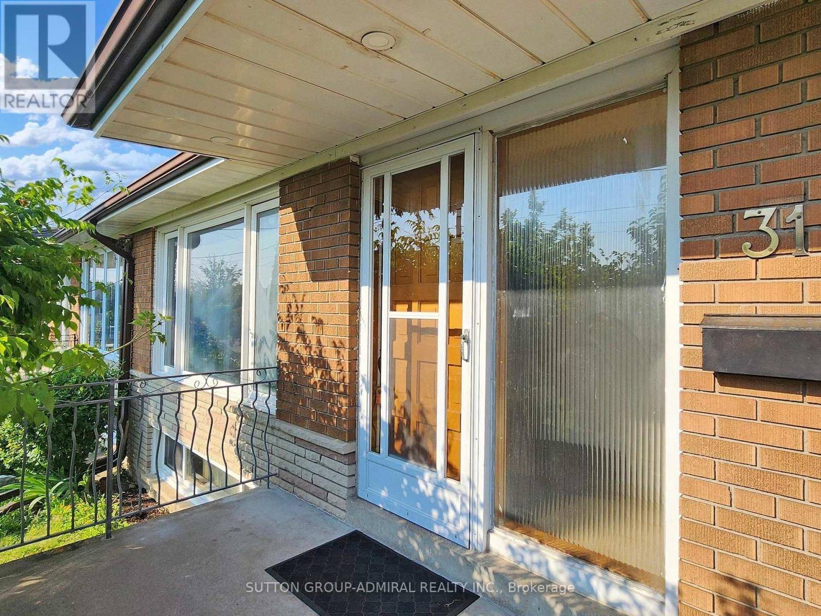 Toronto (glenfield-jane Heights), ON M3L2C3,31 CHARRINGTON CRESCENT