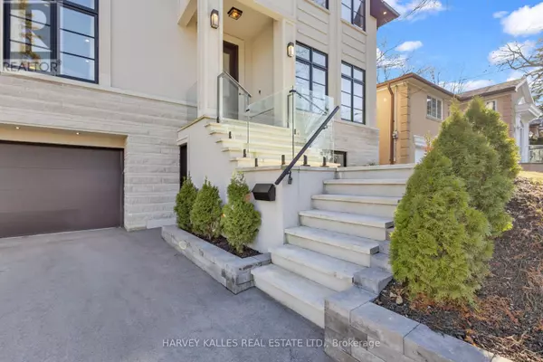 Toronto (stonegate-queensway), ON M8Z2X6,29 LELAND AVENUE