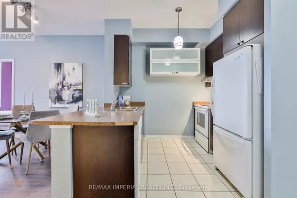 Toronto (junction Area), ON M6P5A1,60 Heintzman ST #2403