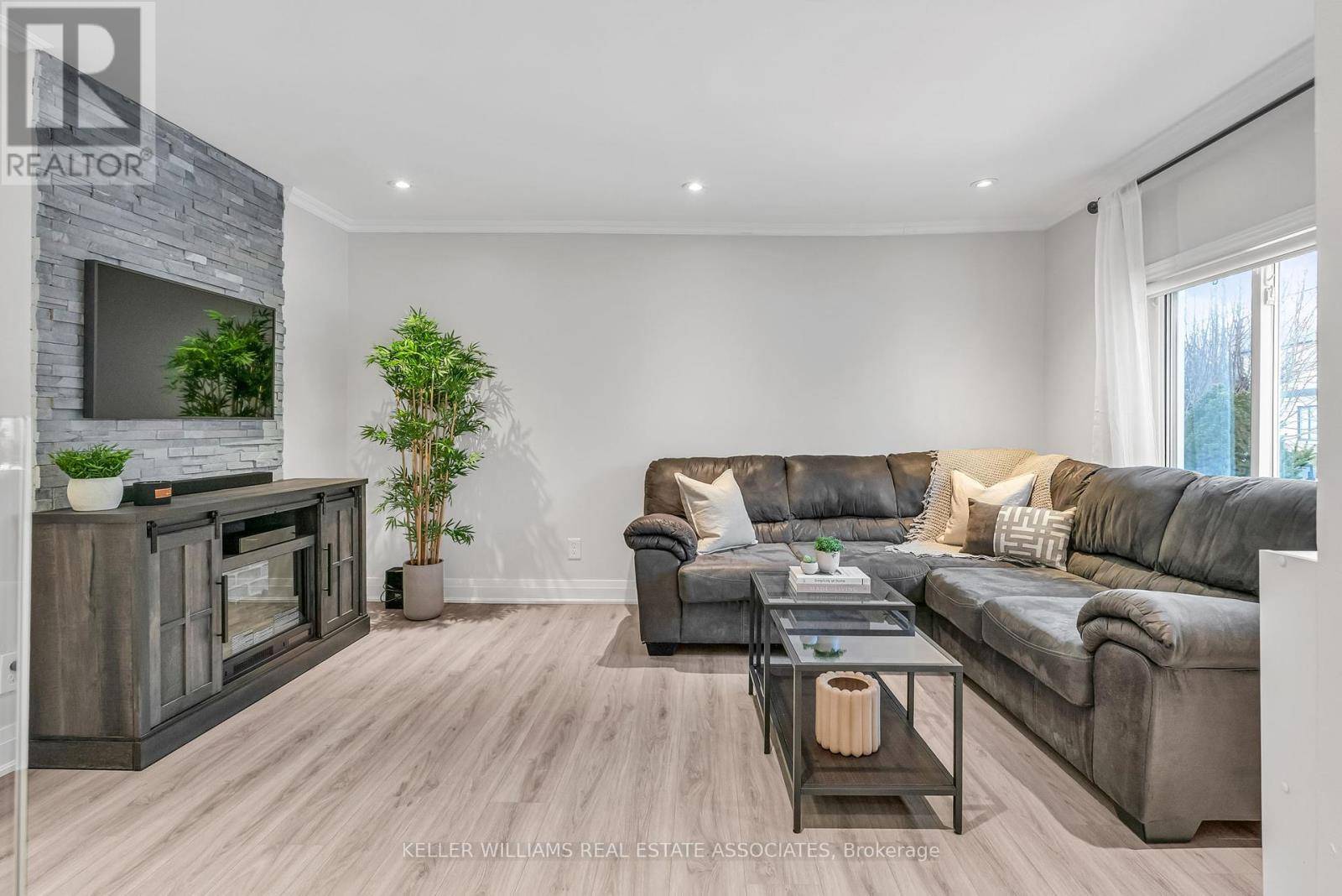 Mississauga (lakeview), ON L5E2C7,1034 MEREDITH AVENUE