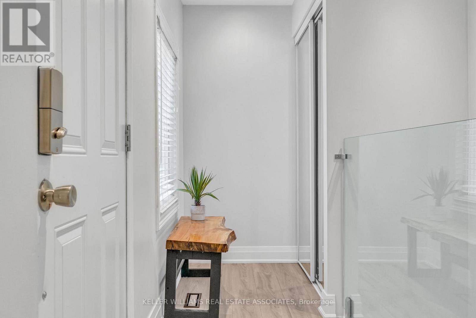 Mississauga (lakeview), ON L5E2C7,1034 MEREDITH AVENUE