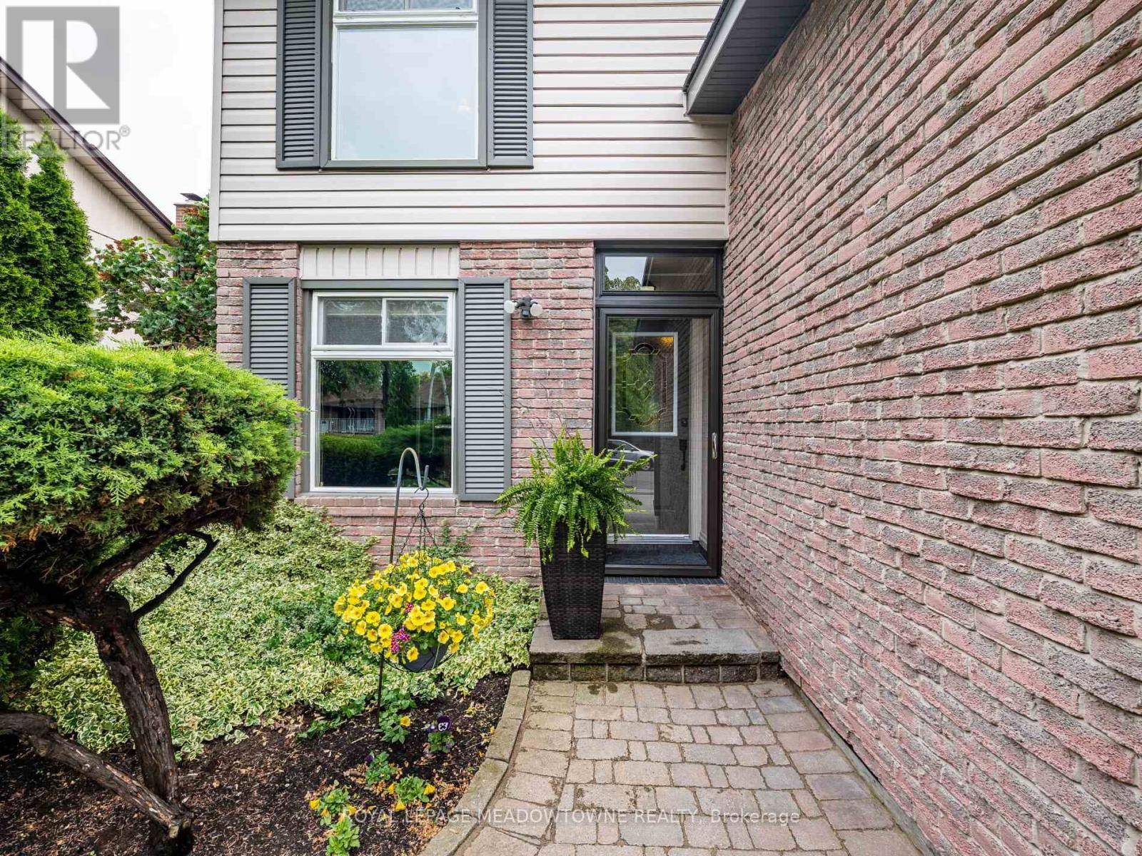 Mississauga (meadowvale), ON L5N1Z3,7208 JOLIETTE CRESCENT