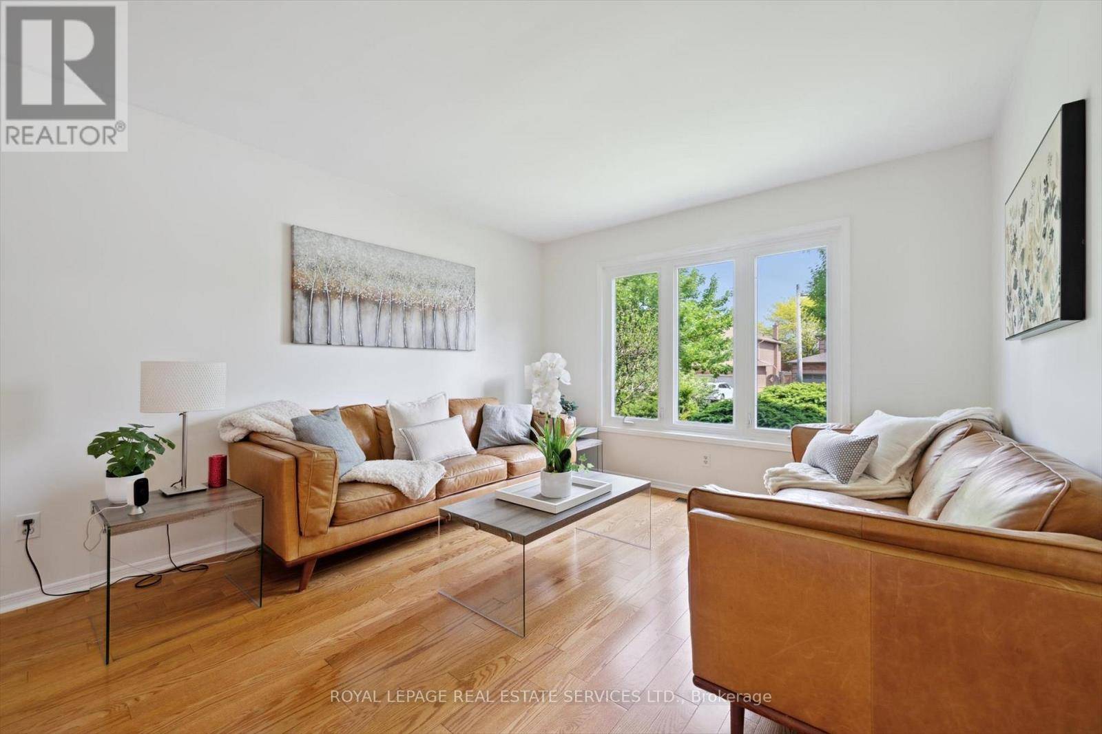 Oakville (br Bronte), ON L6L6G7,117 WARNER DRIVE