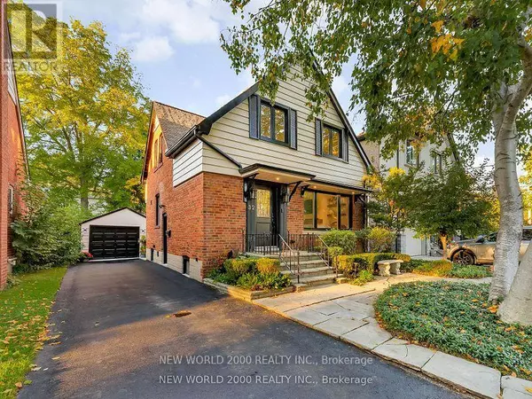 Toronto (stonegate-queensway), ON M8Y1Z3,32 EDWALTER AVENUE