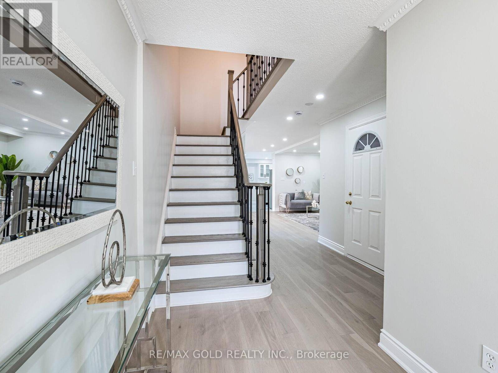 Brampton (fletcher's Meadow), ON L7A1Y4,105 WOODHAVEN DRIVE