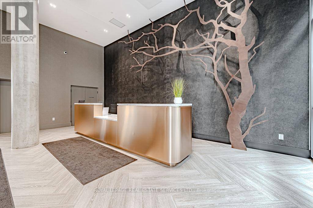 Oakville (wm Westmount), ON L6M5P6,2450 Old Bronte RD #229