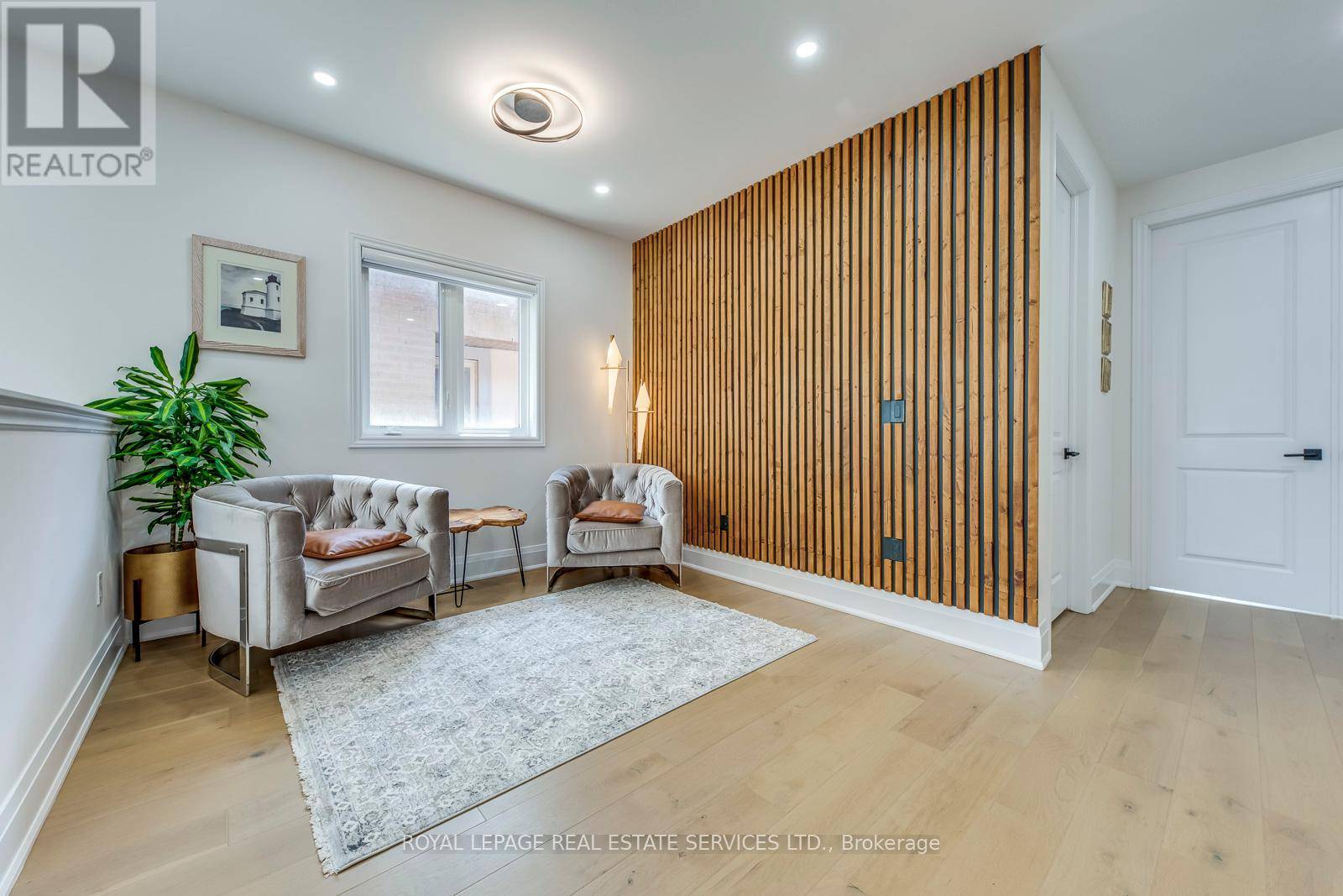 Oakville (go Glenorchy), ON L6H0Y9,3450 POST ROAD