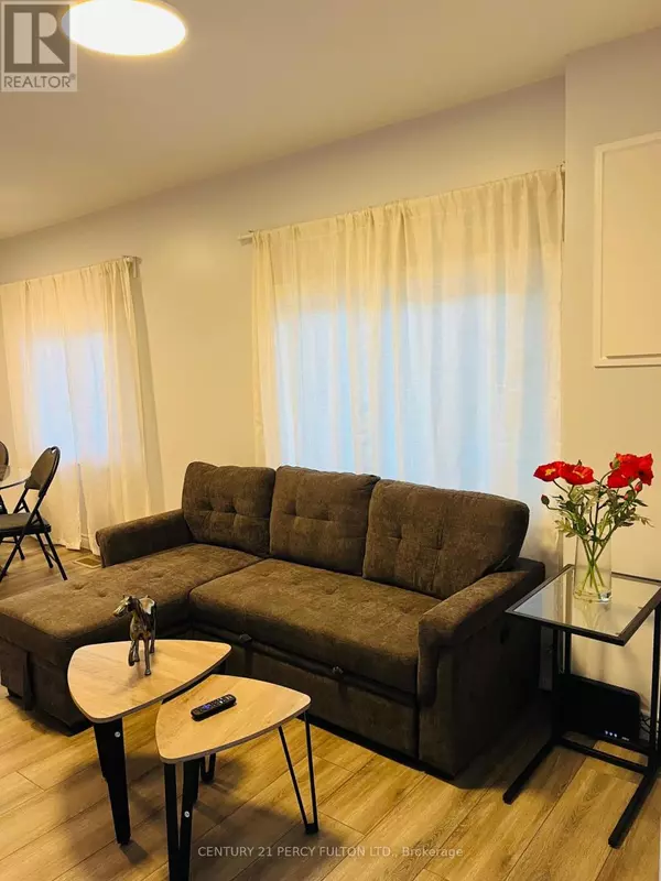 Mississauga (lakeview), ON L5G4E2,912 BEECHWOOD AVENUE