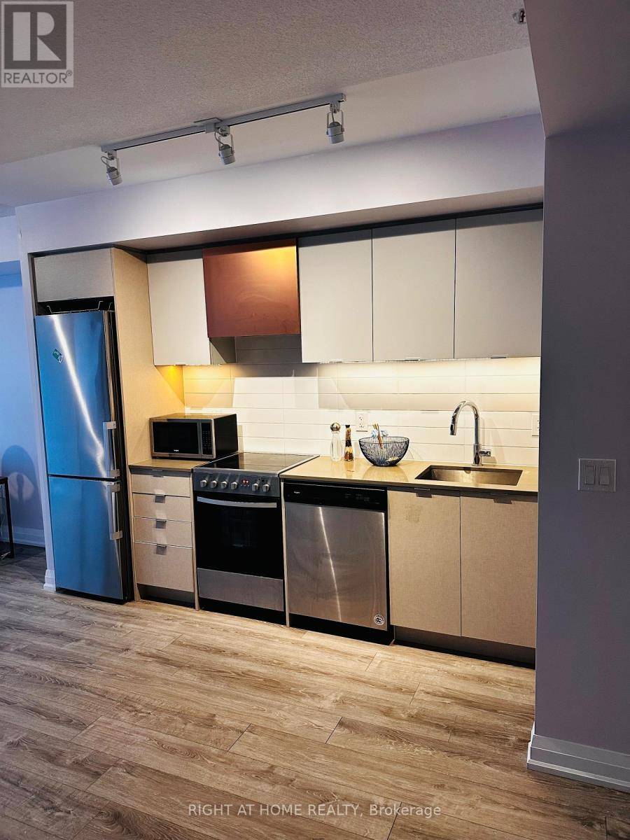 Toronto (islington-city Centre West), ON M9B6L6,30 GIBBS RD #2506