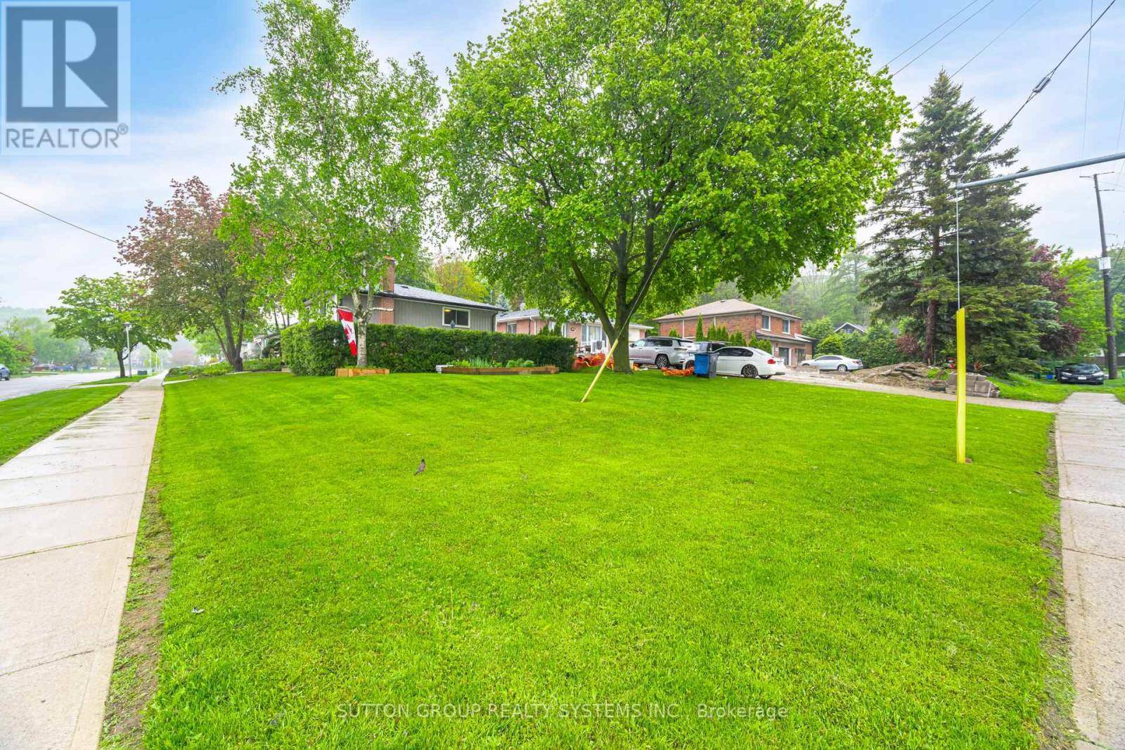 Caledon (bolton West), ON L7E2S8,175 CONNAUGHT CRESCENT