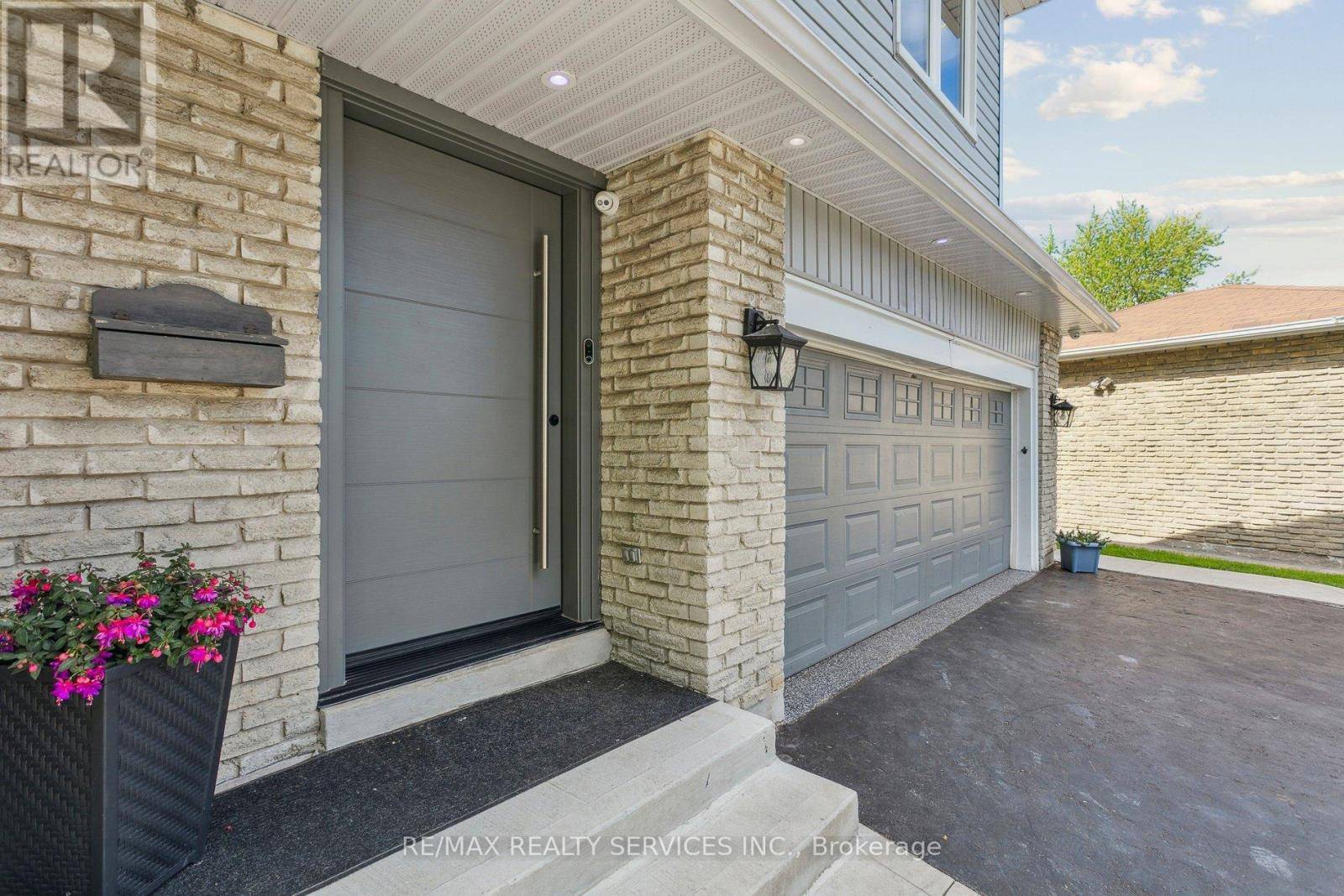 Brampton (northgate), ON L6S1L4,16 GROVELAND COURT