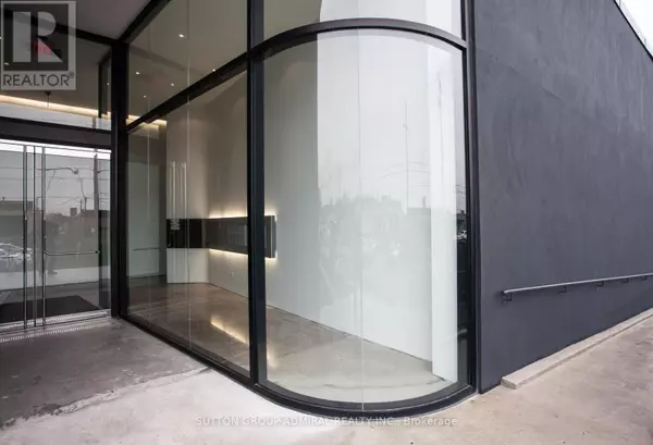 Toronto (yorkdale-glen Park), ON M6B1P8,79 Wingold AVE #2