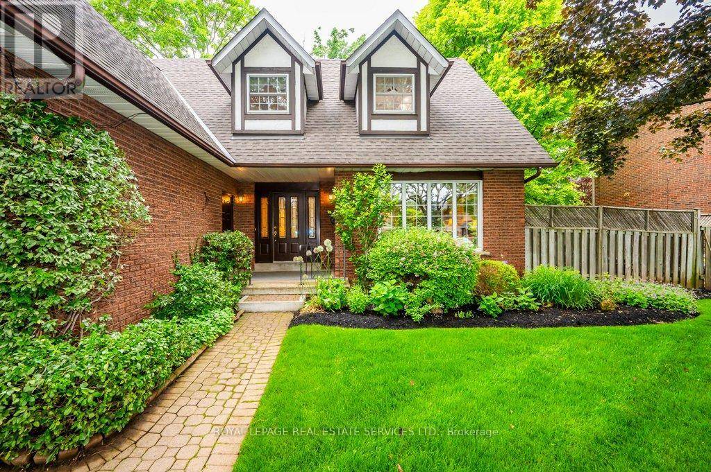 Oakville (cp College Park), ON L6H3A8,269 ROYAL OAK COURT