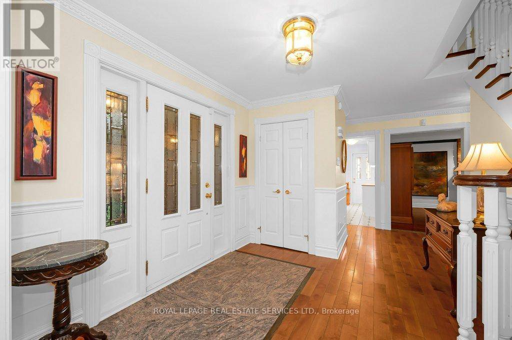 Oakville (cp College Park), ON L6H3A8,269 ROYAL OAK COURT