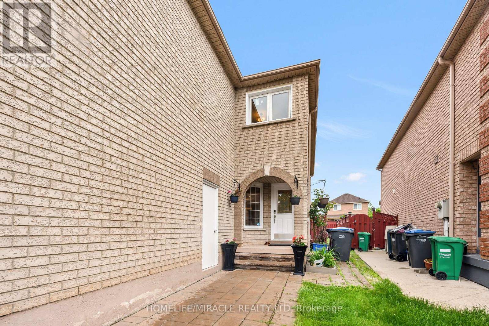 Brampton (fletcher's West), ON L6Y4Y6,68 CARRIE CRESCENT