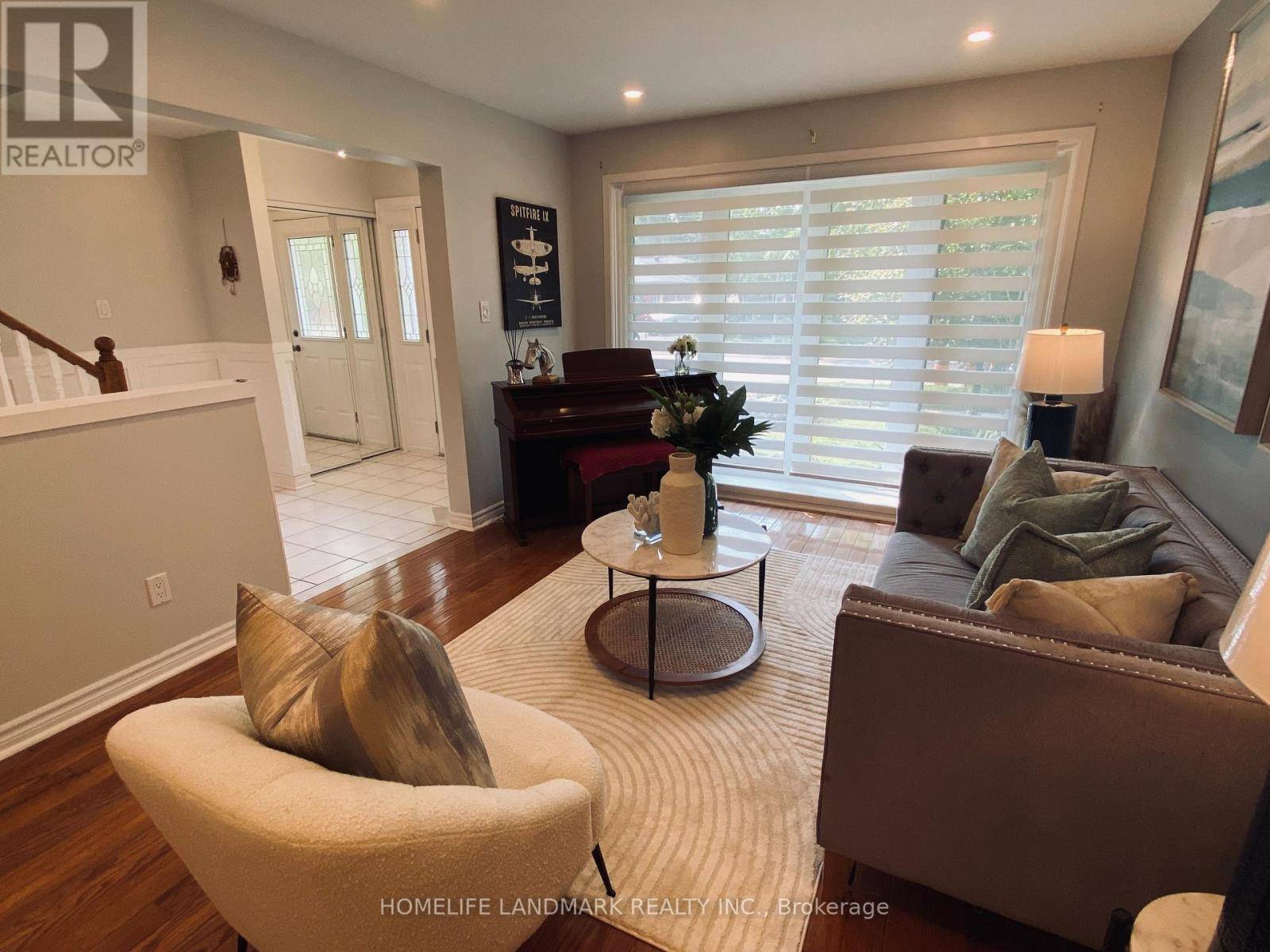 Oakville (cp College Park), ON L6H1H7,184 MCCRANEY STREET W