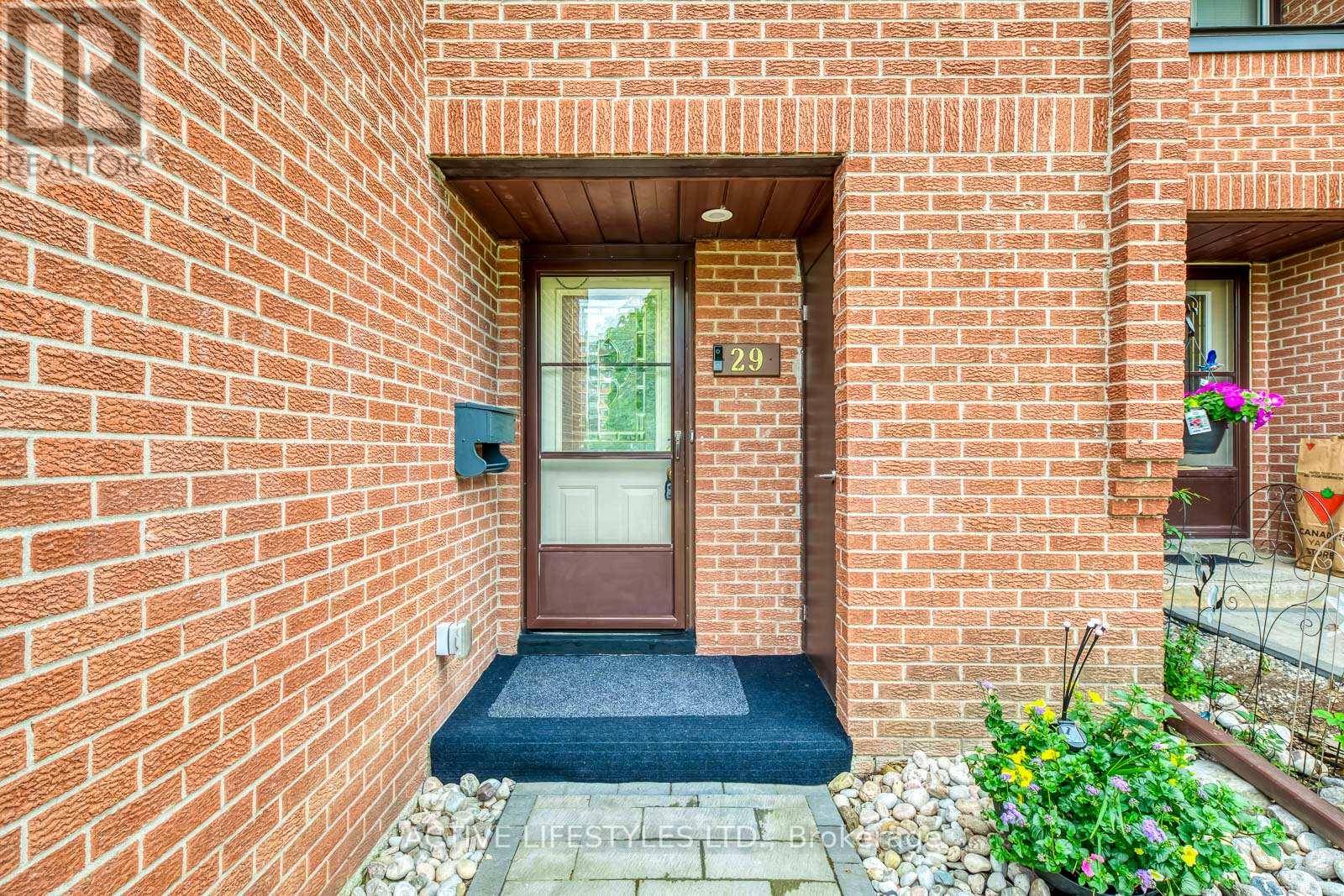 Mississauga (meadowvale), ON L5N2R4,2301 Derry RD West #29