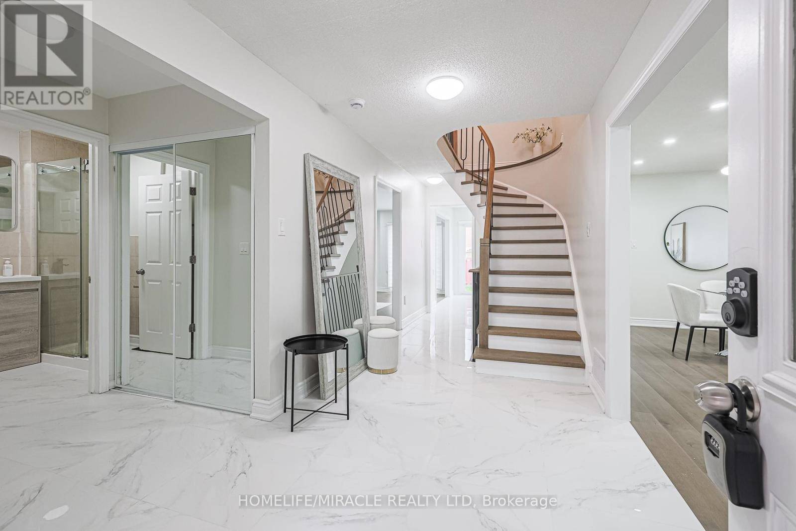 Brampton (fletcher's West), ON L6Y4K7,3 HAWKWAY COURT