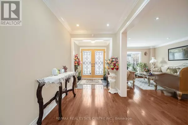 Brampton (heart Lake East), ON L6Z4K6,11 MOOREHEAD CRESCENT