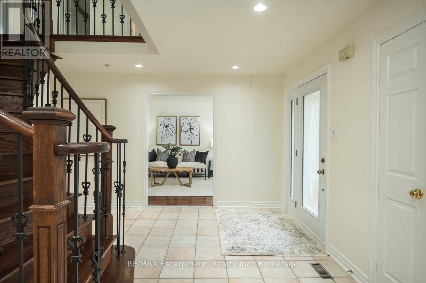 Oakville (wc Wedgewood Creek), ON L6H4Z1,1220 GRANDVIEW DRIVE
