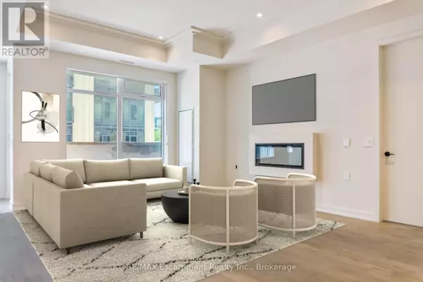 Oakville (co Central), ON L6K2W6,123 Maurice DR #216