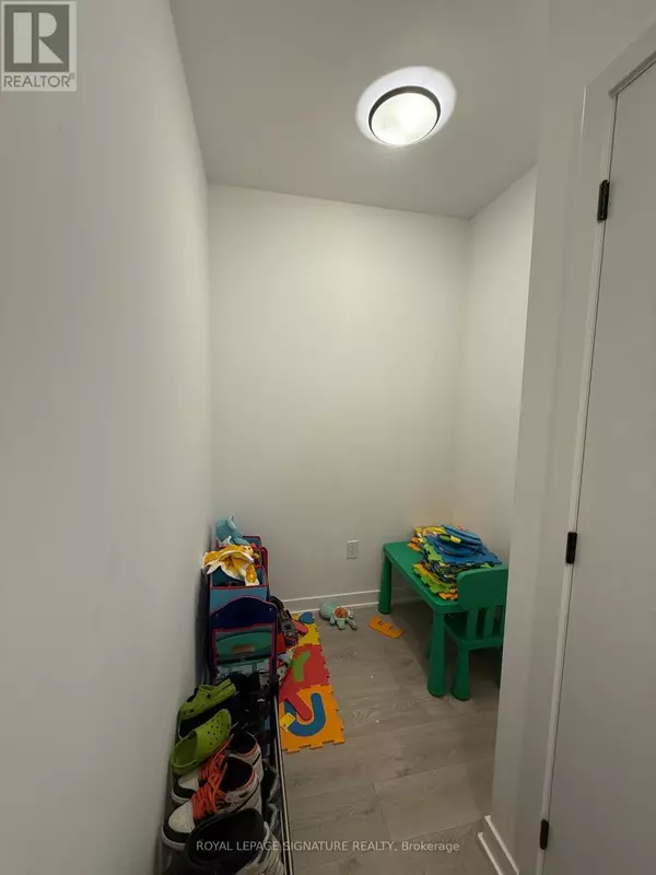 Toronto (islington-city Centre West), ON M8Z1R7,36 Zorra ST #905