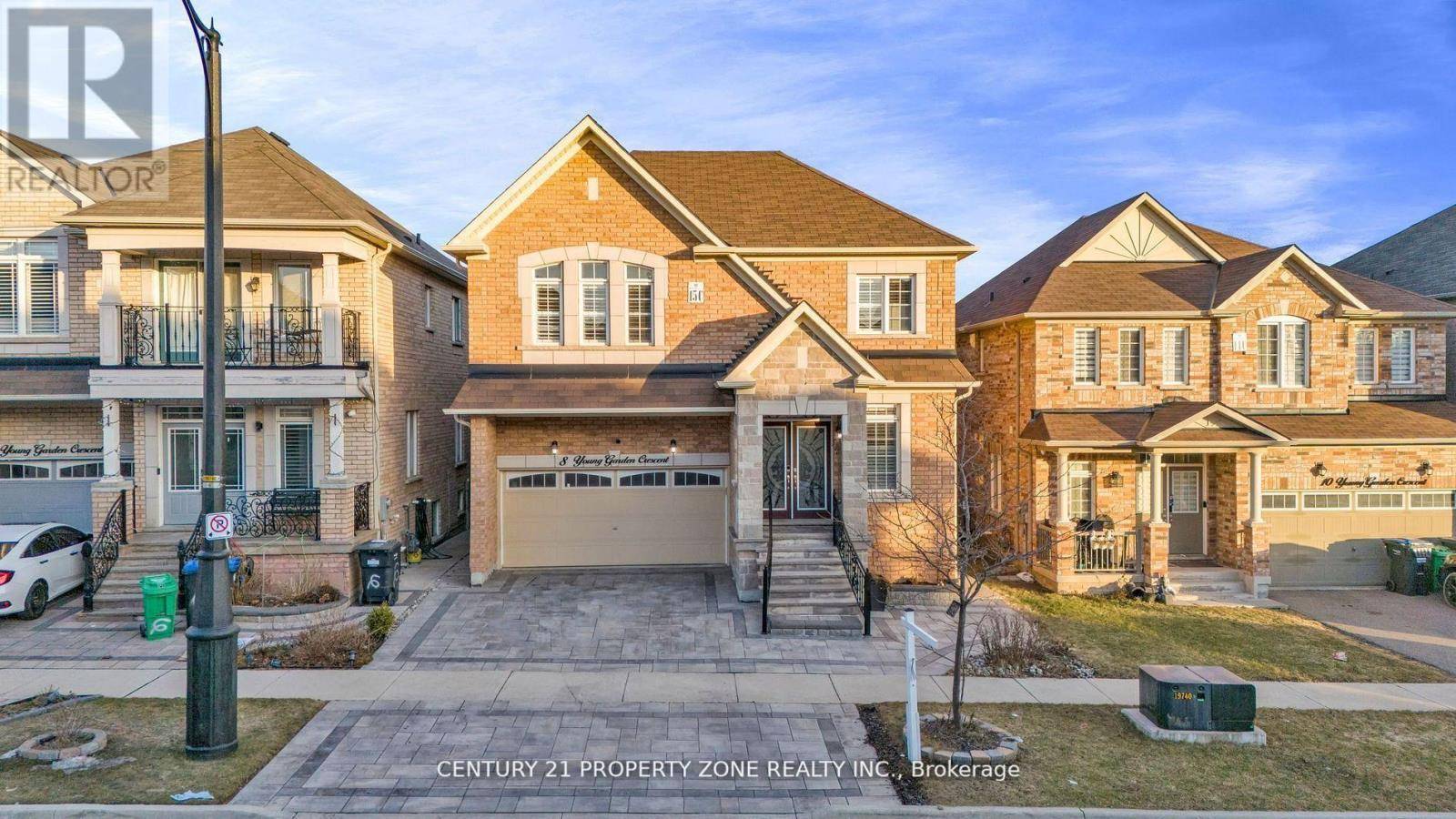 8 YOUNG GARDEN CRESCENT, Brampton (credit Valley), ON L6Y6A4