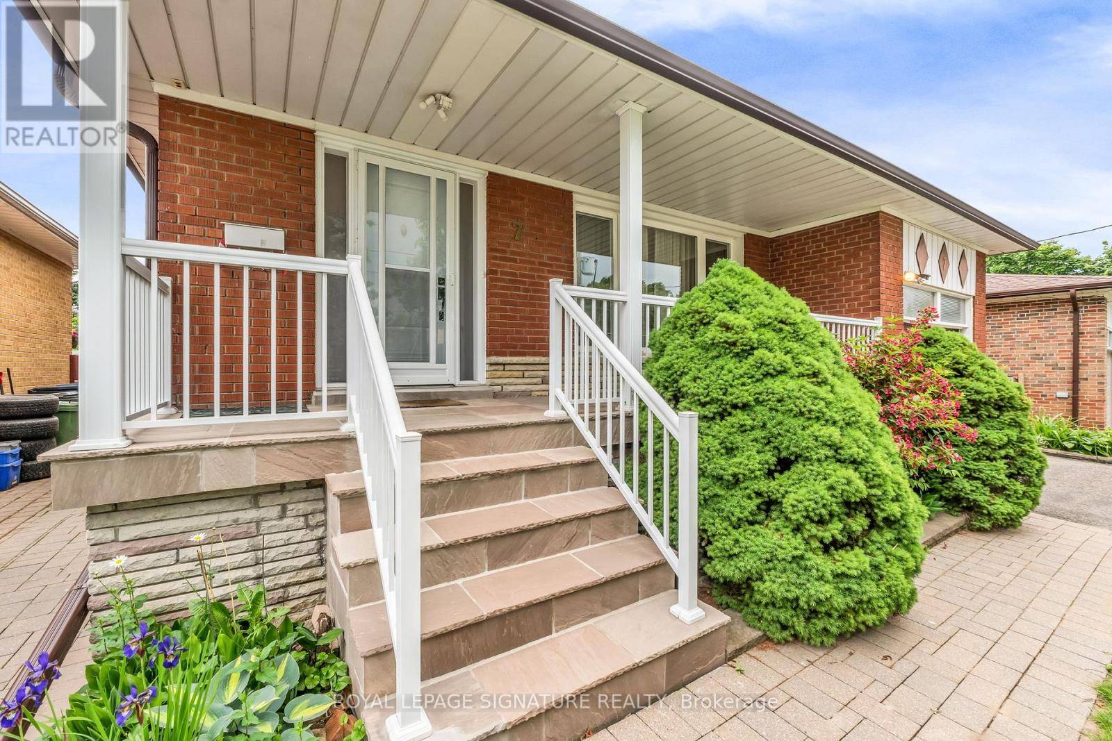 7 WEST WARESIDE ROAD, Toronto (eringate-centennial-west Deane), ON M9C3H9