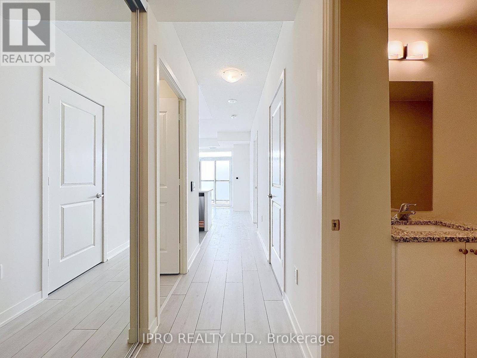 Toronto (mimico), ON M8V0G9,38 Annie Craig DR #3402