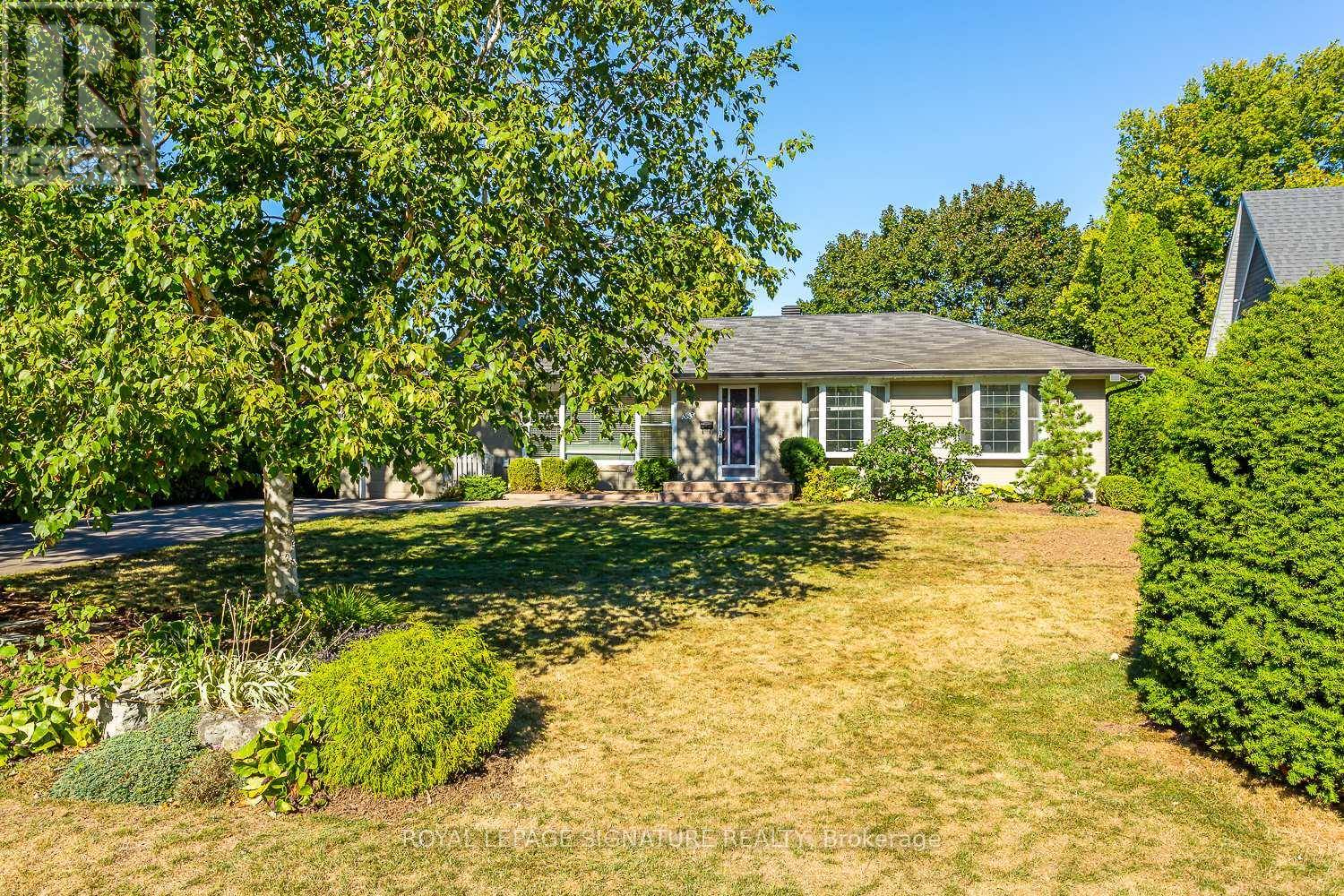 Oakville (br Bronte), ON L6L4Y3,383 MAPLEHURST AVENUE