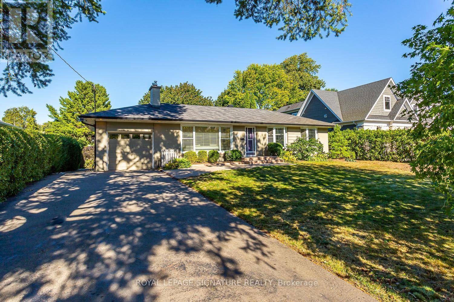 Oakville (br Bronte), ON L6L4Y3,383 MAPLEHURST AVENUE