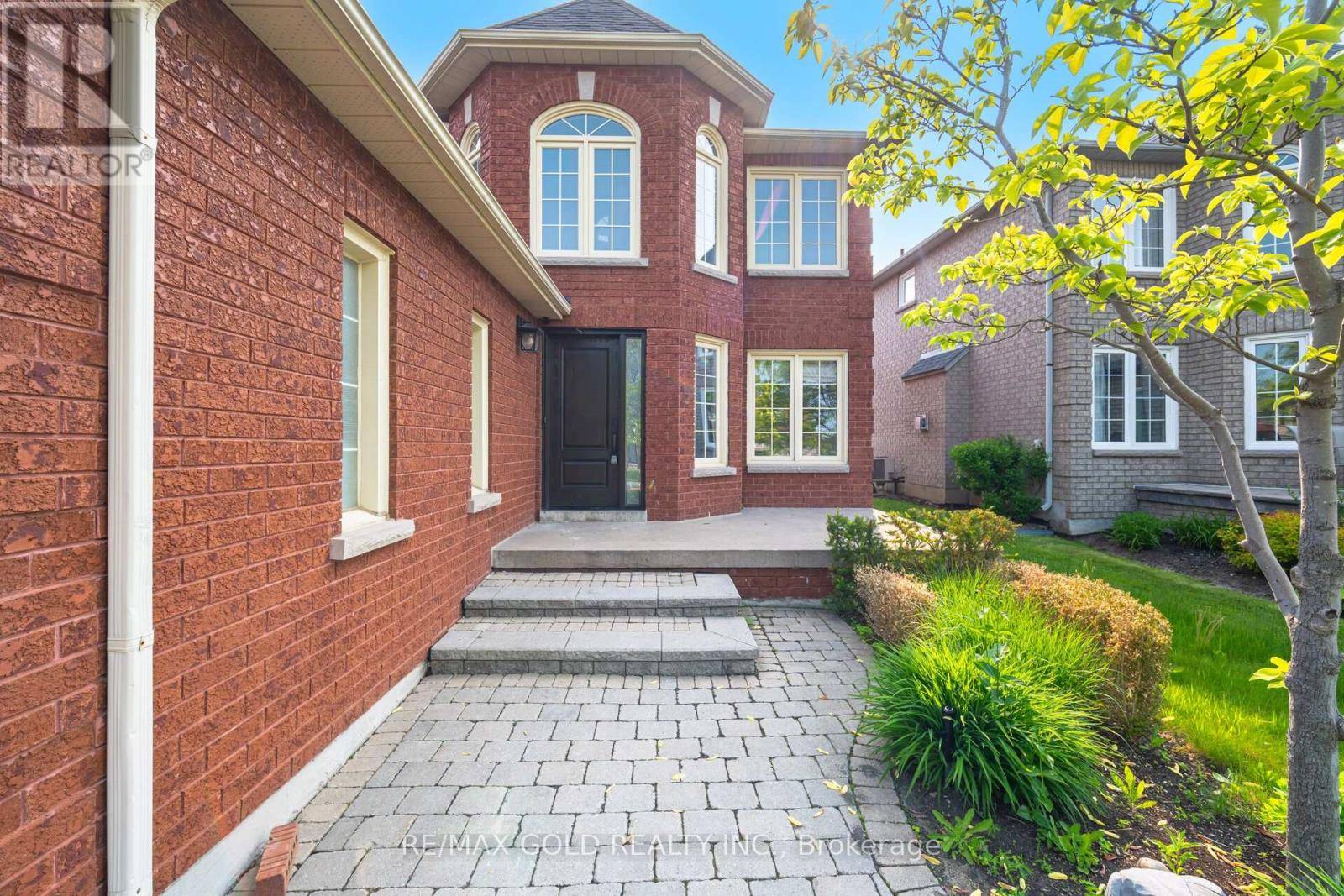 Caledon (bolton East), ON L7E1T4,38 ESPOSITO DRIVE