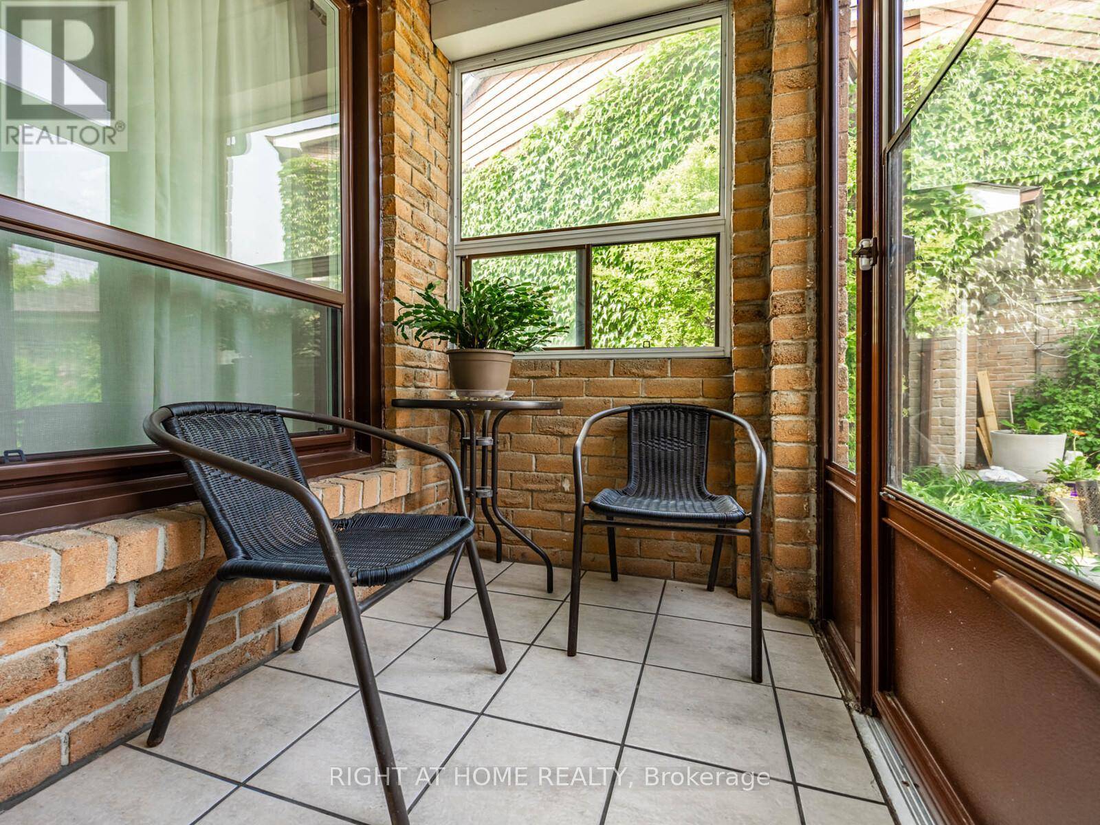 Mississauga (rathwood), ON L4Z1K5,121 ASHRIDGE COURT