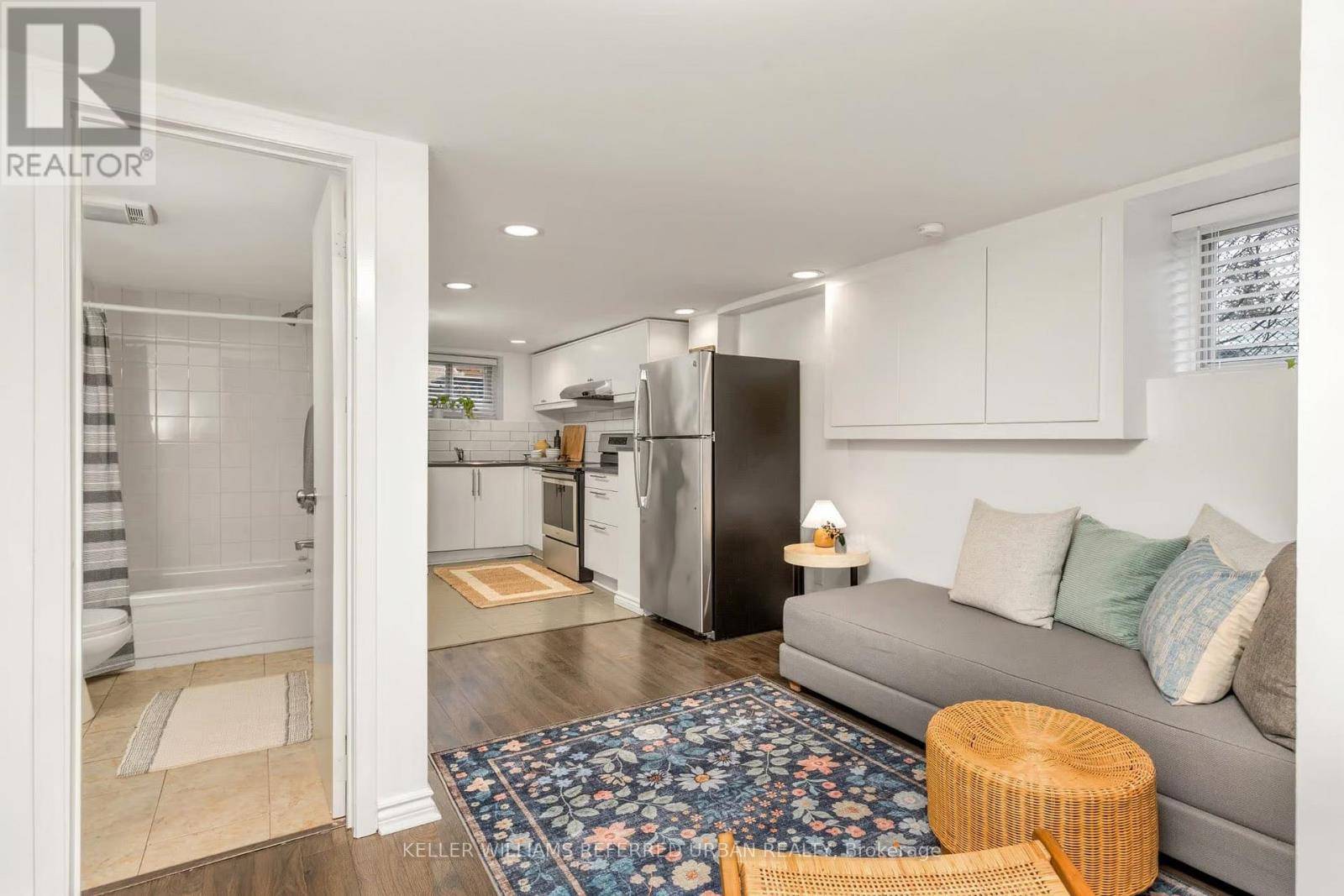 Toronto (roncesvalles), ON M6R1H4,200 Galley AVE #Basement