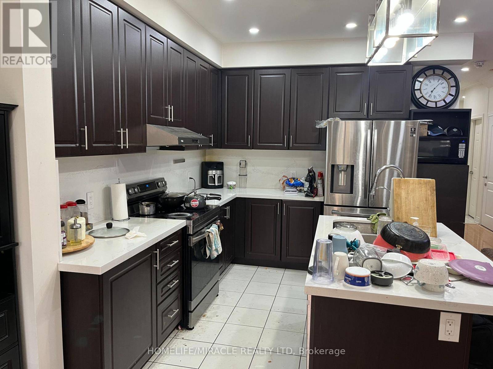 Brampton (credit Valley), ON L6X0B3,98 Germain CIR #Upper