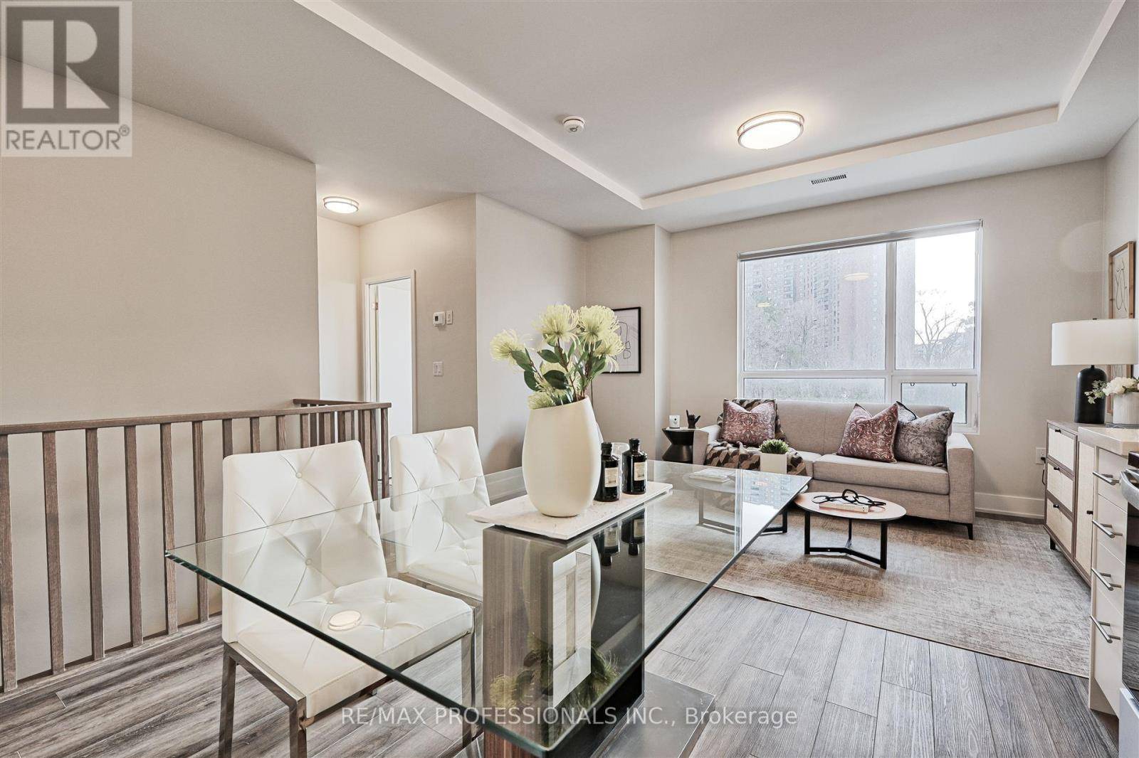 Toronto (eringate-centennial-west Deane), ON M9C3W1,62 Dixfield DR #114